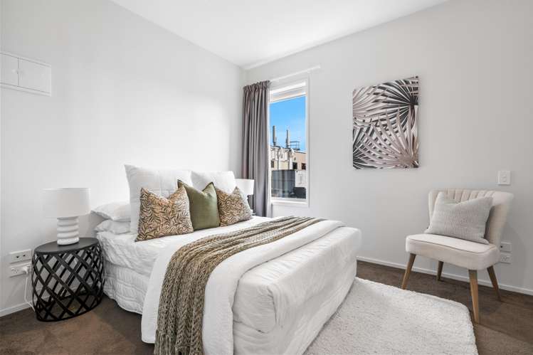 06/585g Beach Road Rothesay Bay_12