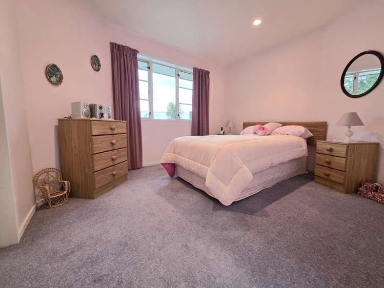 79 Maudes Road Deborah_34