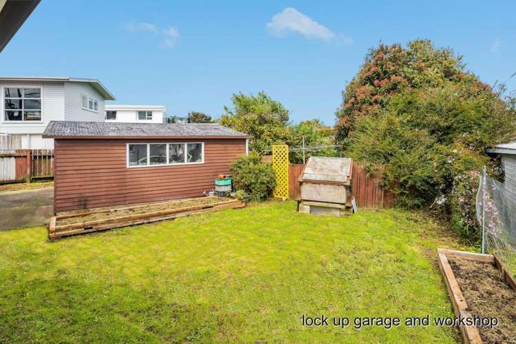 24 Crocombe Crescent Beach Haven_21