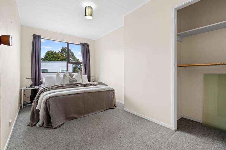 8 Tikorangi Place Morningside_11