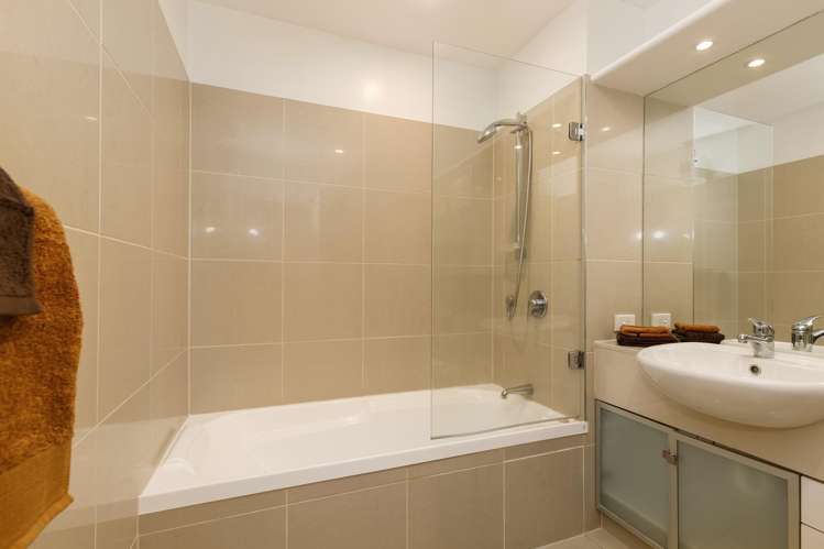 206/6 London Quay Picton_15