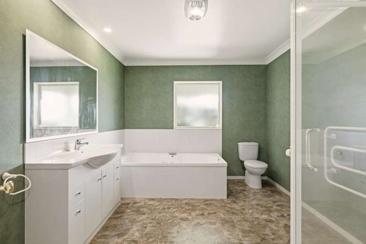 111 Sapphire Drive Hairini_14