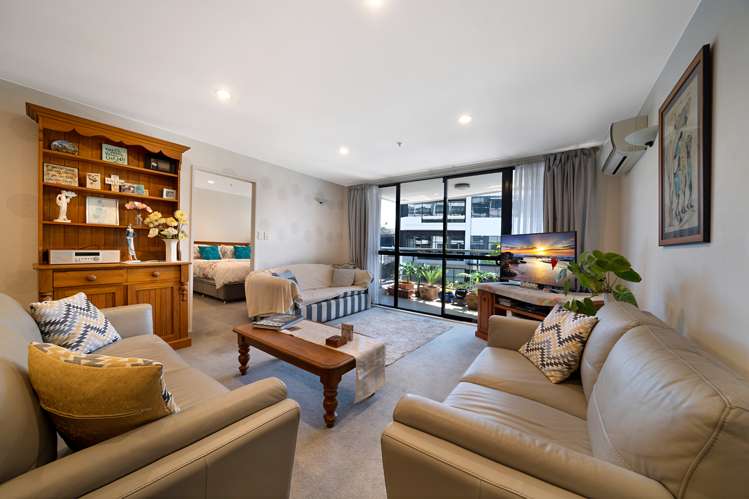 2i/175 Hurstmere Road Takapuna_10