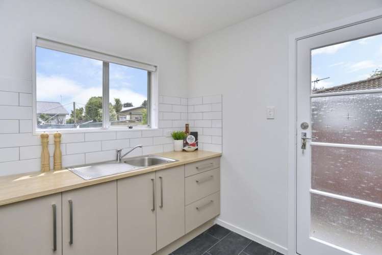 1/16 Kawau Crescent Bromley_7