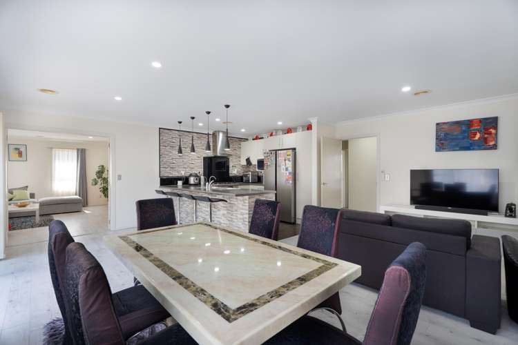 42 Tongariro Drive Aotea_11