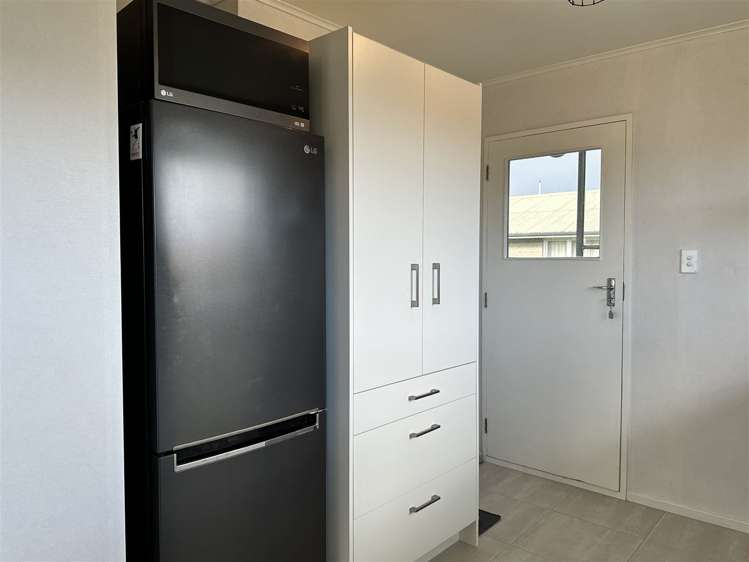 1/345 Burnett Street Ashburton_4