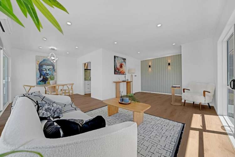 9 Colmar Road Mellons Bay_9