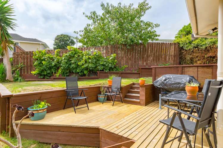 6a Roberts Street Tawa_1