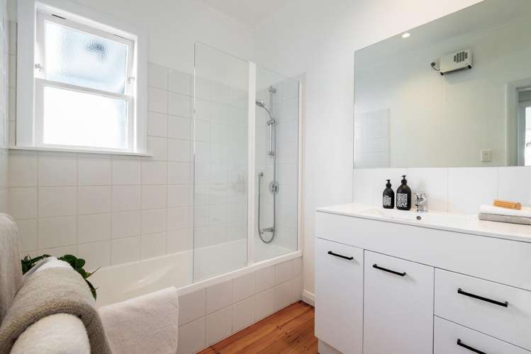 7 Knight Avenue Mt Albert_21