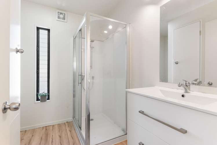 2/12 Ambrico Place New Lynn_8