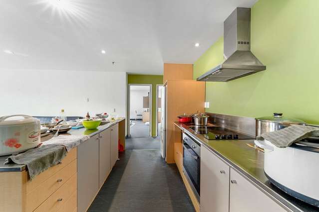 Large 7 bed Penthouse Apartment