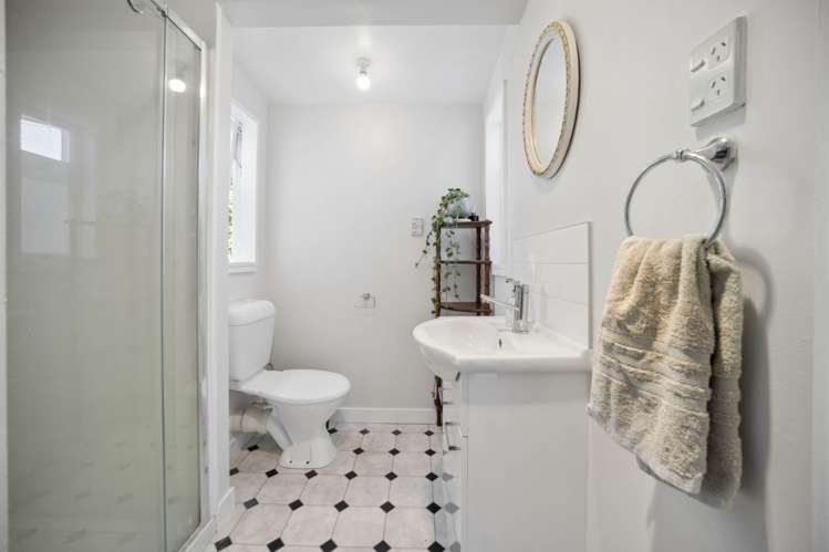 63 Roberts Road Te Atatu South_14