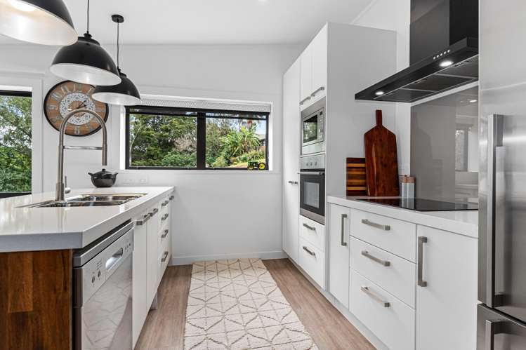 81 Mackesy Road Parahaki_1