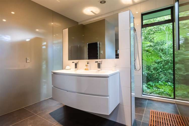 370 Sawyers Arms Road Harewood_13