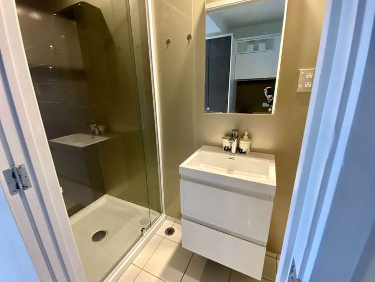 303/17 Vogel Lane Auckland Central_6