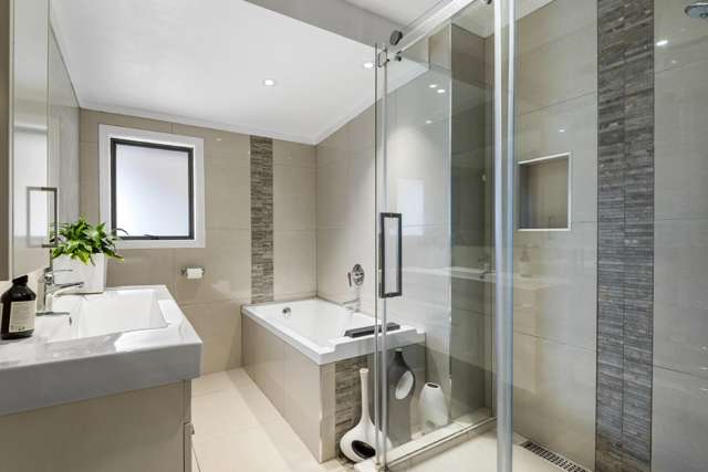 5 Saddleback Rise Murrays Bay_3