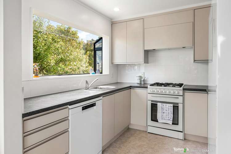 17b Bowes Crescent Strathmore Park_10