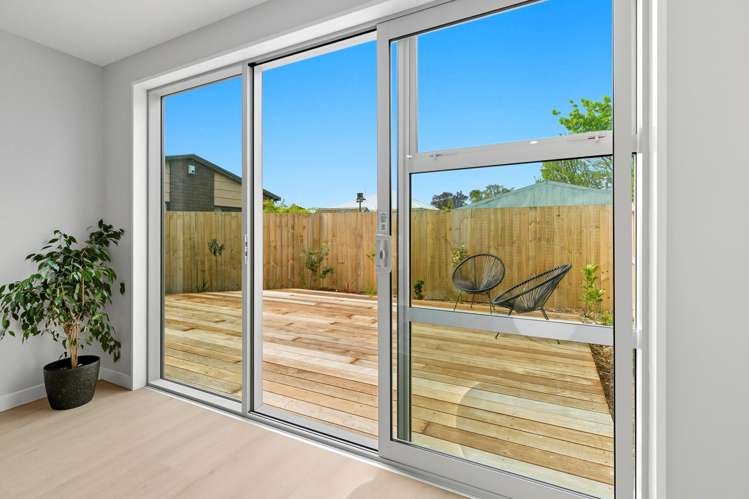 Units 1- 4/89 Jerrold Street North Addington_9