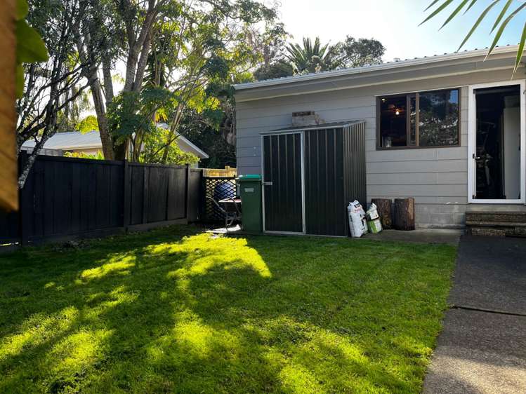 27b Langton Road Stanmore Bay_15