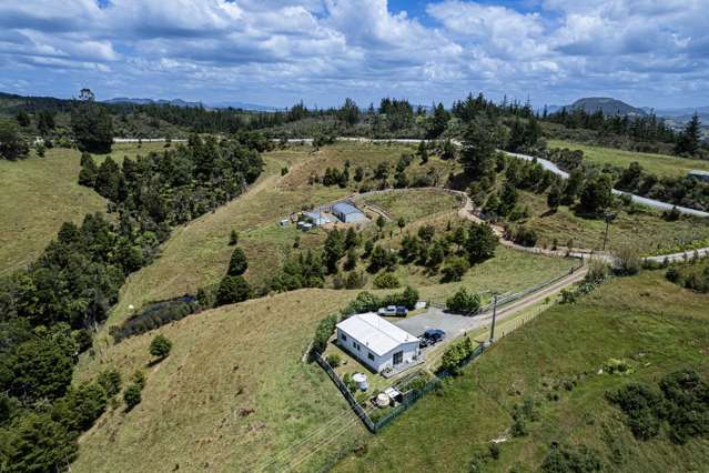 Bare land with Sheds, sheds and more sheds!