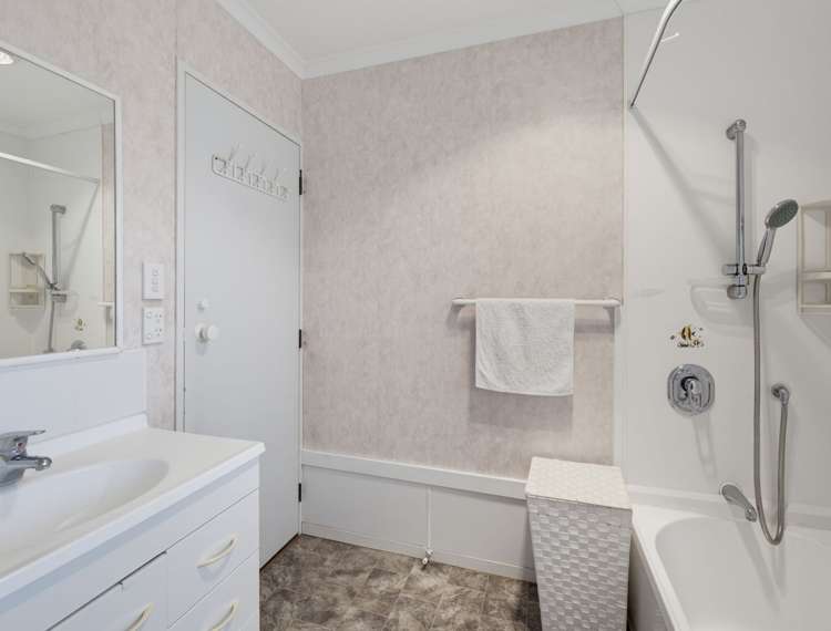 67 and 67A Rhodes Drive Kelvin Grove_22