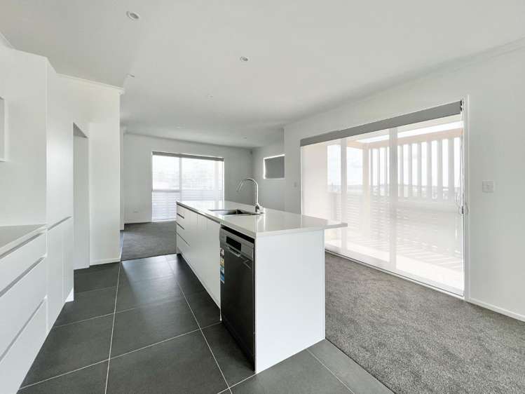 64 Nugget Ave Hobsonville_2