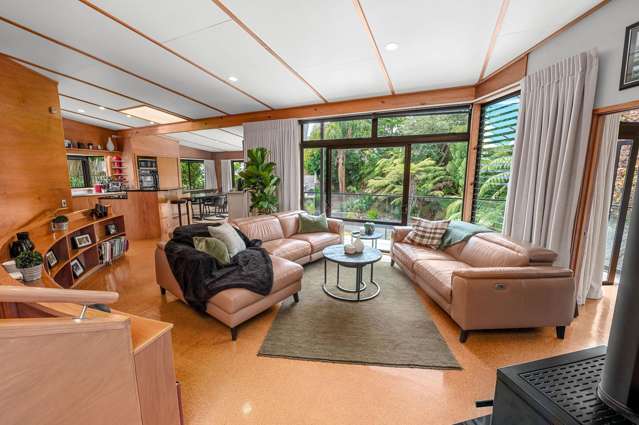 736 River Road Chartwell_2