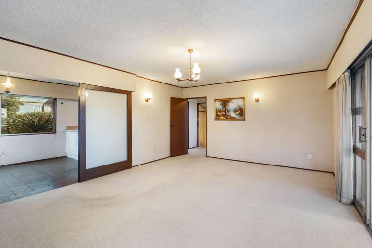 32 Triangle Road Massey_11