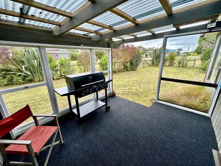 2 Hunter Street Karamea_16