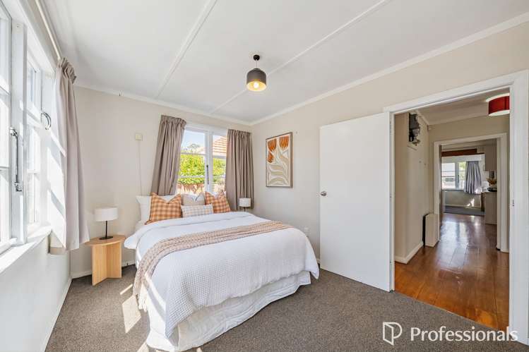 2 Churton Crescent Taita_10
