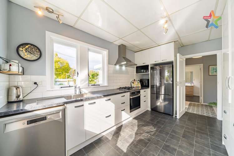 10 Golf Road Manor Park_12