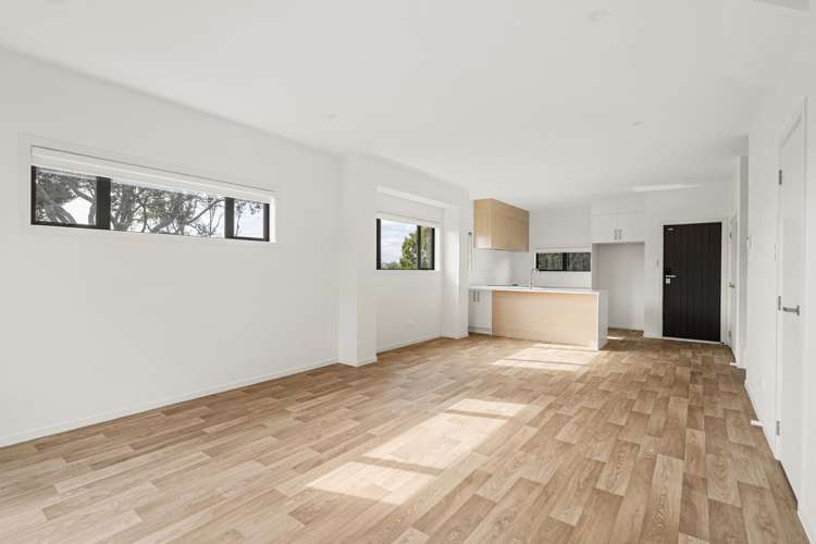 1/75 McAnnalley Street Manurewa East_6