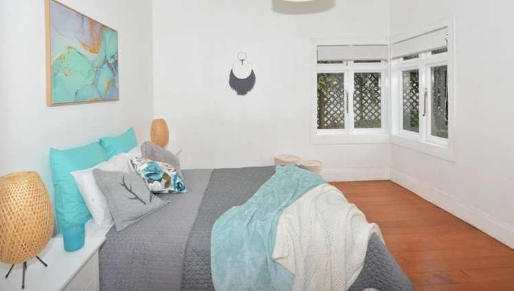 8 Seaview Road 11640_5