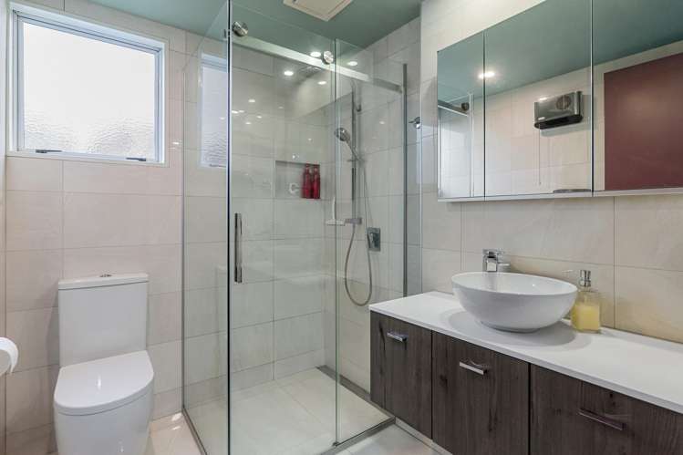 74 Regency Crescent Redwood_12