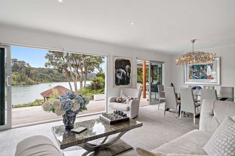 14 Oscar Road Greenhithe_12