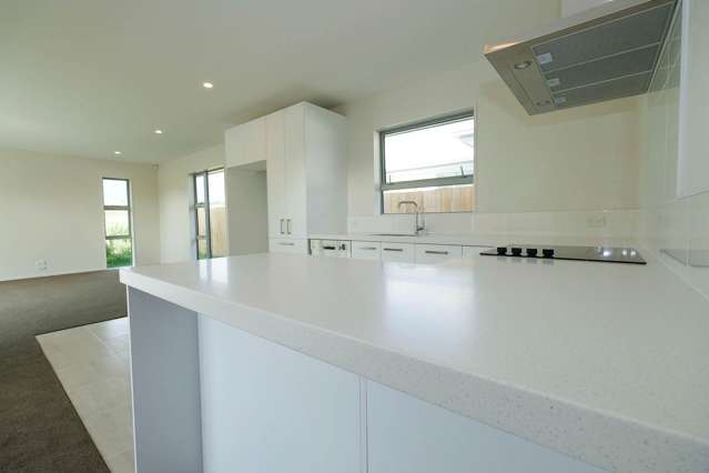 19 Fairwater Road Warkworth_2