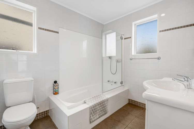 1321 Whangaparaoa Road Army Bay_15