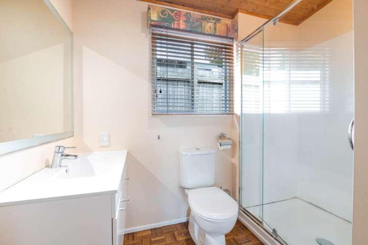 2/11A D'Oyly Drive Stanmore Bay_9