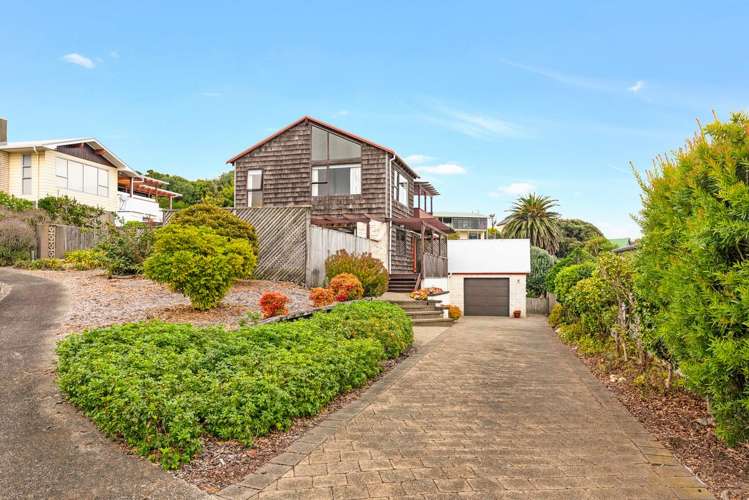 10 Napier Grove Waikanae Beach_1