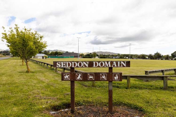 9 Redwood Street Seddon_16