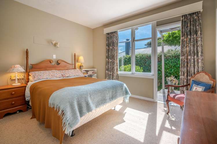 109 Beach Road Akaroa_13