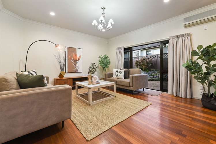 2 Keswick Crescent Huntington_11