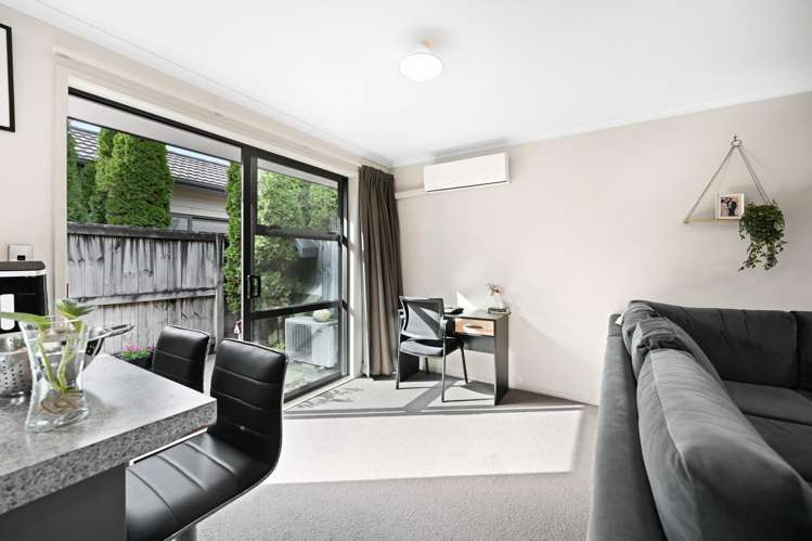 2/102 Old Farm Road Hamilton East_2