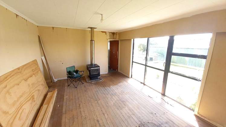 1 Main Road Tuatapere_6