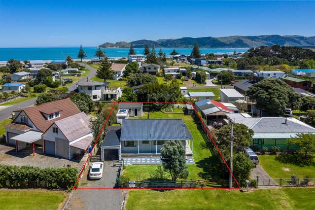 64 Newcastle Street Mahia_1