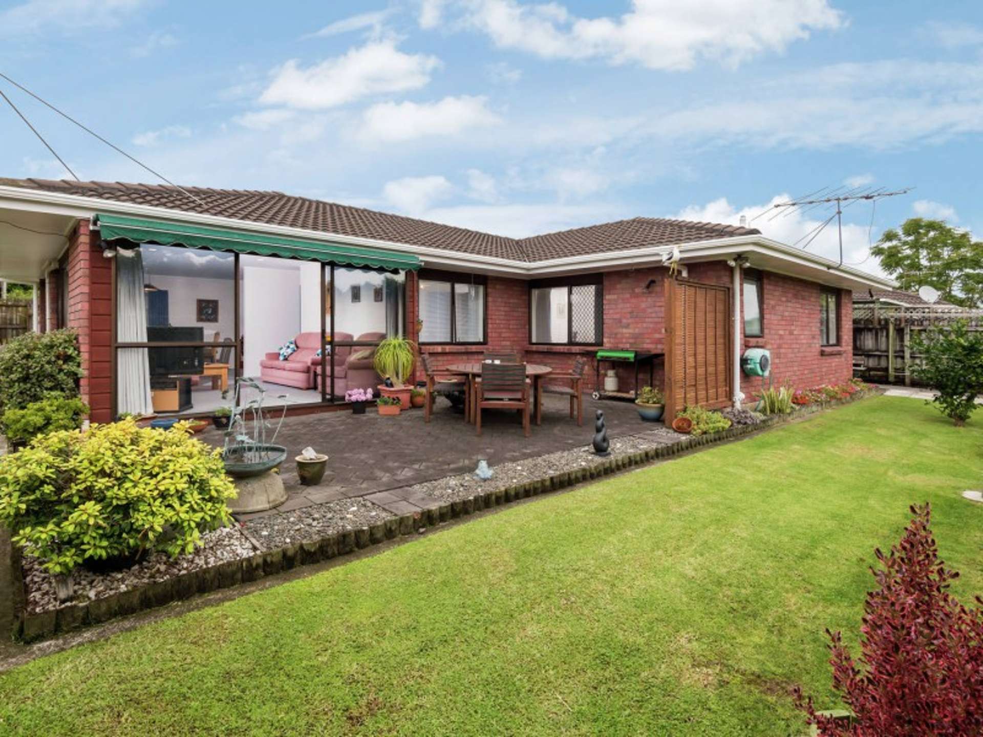 2/73 Aviemore Drive Highland Park Manukau City Houses for Sale