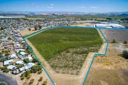 Secure a premium industrial Gimblett Gravels land holding