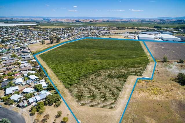 Secure a premium industrial Gimblett Gravels land holding