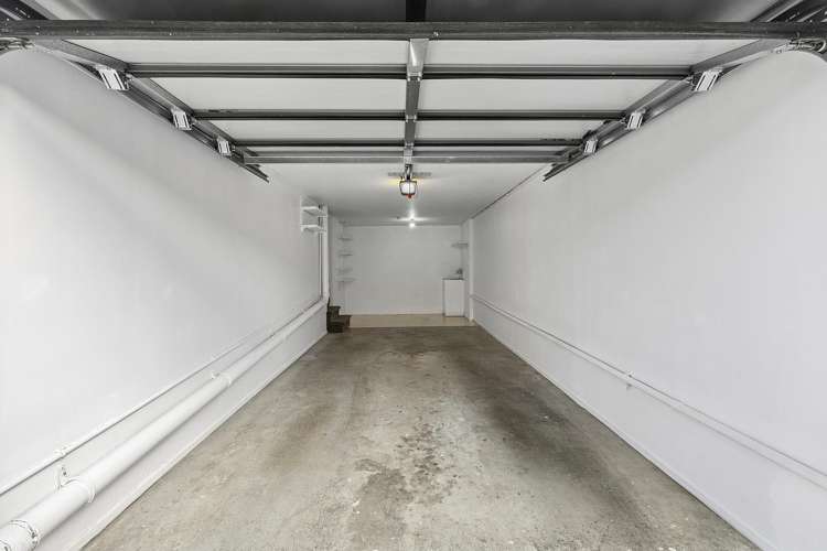 2/2 Goring Street Thorndon_12