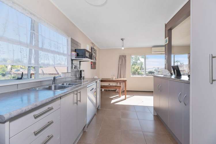 2/46 Brandon Road Glen Eden_12